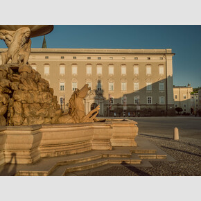 Maria sings 'I Have Confidence' and splashes water on the marble horses at the fountain. | © Tourismus Salzburg GmbH, Foto: Patrick Langwallner