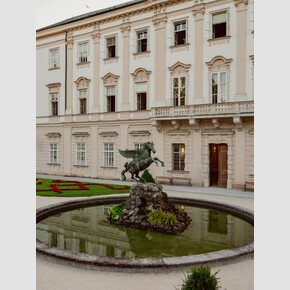 In the film, Maria and the children dance around the Pegasus Fountain to 'Do-Re-Mi' in one scene. | © Tourismus Salzburg GmbH, Foto: Patrick Langwallner