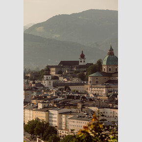 The Nonnberg Abbey appears in several scenes of the film. The nuns sing 'Maria' here, and the abbess urges Maria with 'Climb Every Mountain' to make the right decision. | © Tourismus Salzburg GmbH, Foto: Patrick Langwallner