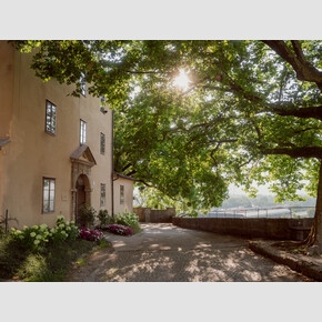The Nonnberg Abbey appears in several scenes of the film. The nuns sing 'Maria' here, and the abbess urges Maria with 'Climb Every Mountain' to make the right decision. | © Tourismus Salzburg GmbH, Foto: Patrick Langwallner