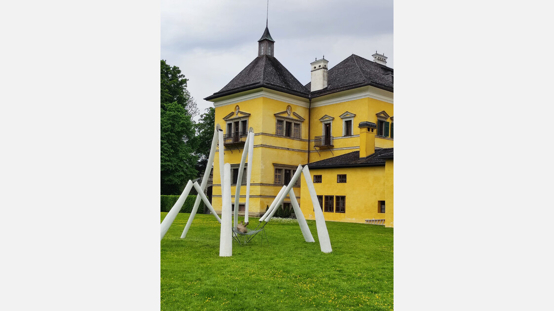 Incontro, sculptures in Hellbrunn Palace Park, Salzburg | © TSG Tourismus Salzburg - Martina Trummer