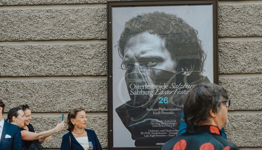 Billboard with the cover picture of the program for the Salzburg Easter Festival 2026 | © OFS Osterfestspiele Salzburg Foto: Vincent Forstenlechner