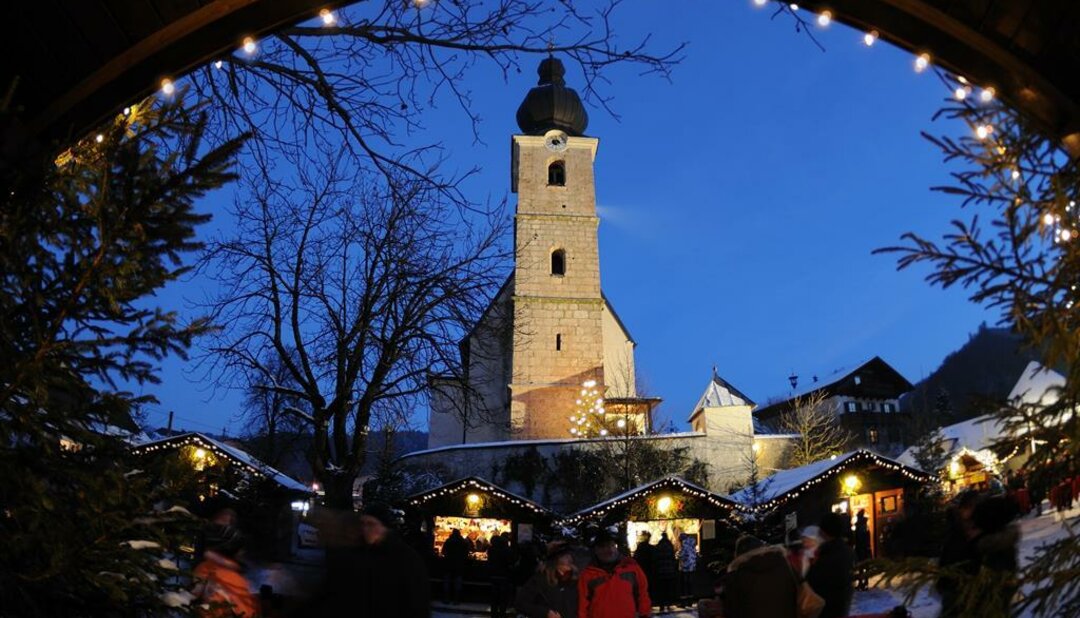 Advent market in St. Leonhard | © TVB Grödig
