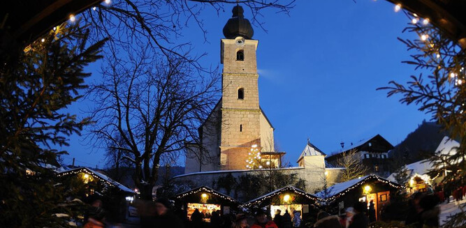 Christkindlmarkt in St. Leonhard | © TVB Grödig