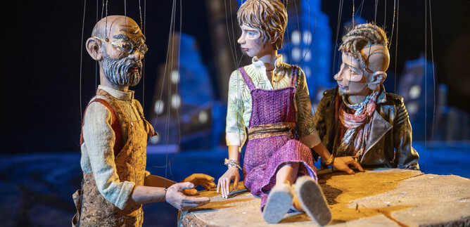 The Old Tree – Franzi's Journey | © Marionettentheater_Bernhard Mueller