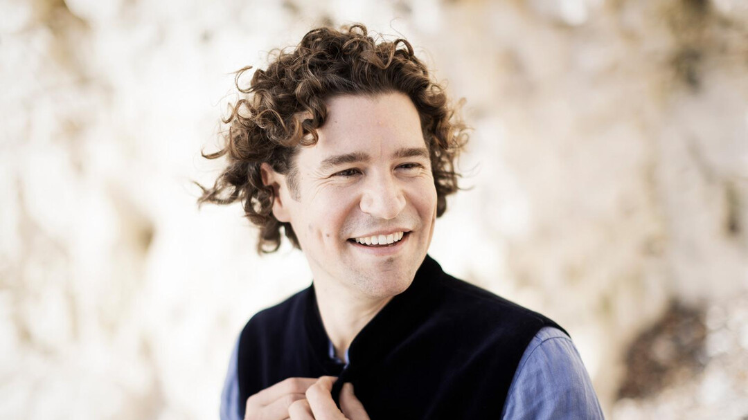 Robin Ticciati | © Benjamin Ealavoga