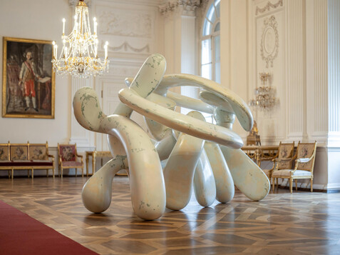 Toni Cragg Distant Cousin Fiberglas DomQuartier Sa | © DQS_Markus-Huber