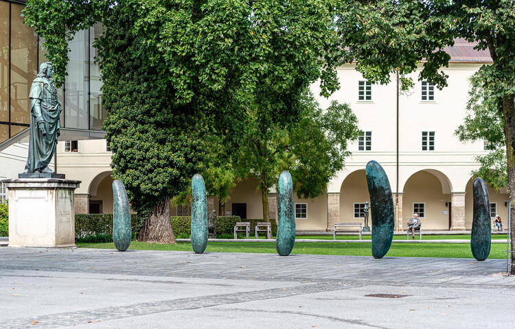 Gurken (03) von Erwin Wurm, Salzburg | © Tourismus Salzburg Foto: Bryan Reinhart