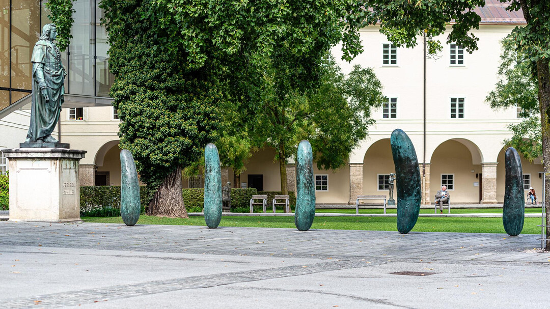 Gurken (03) von Erwin Wurm, Salzburg | © Tourismus Salzburg Foto: Bryan Reinhart