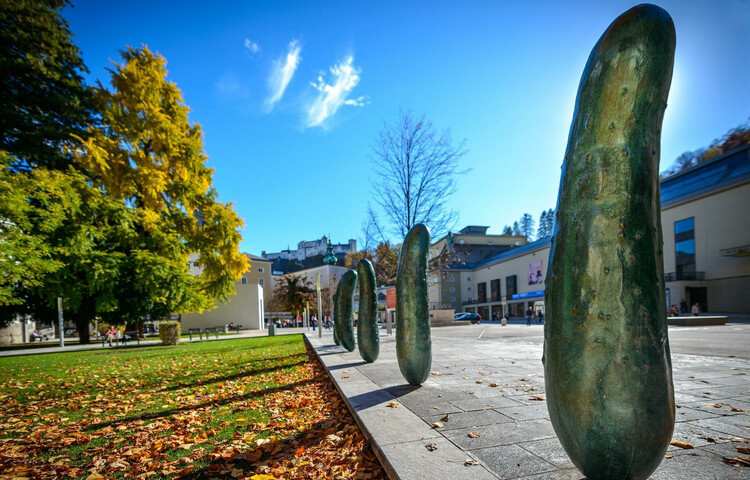 Erwin Wurm - Gurken 2011 | © Tourismus Salzburg/ G.Breitegger