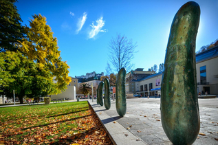 Erwin Wurm - Gurken 2011 | © Tourismus Salzburg/ G.Breitegger