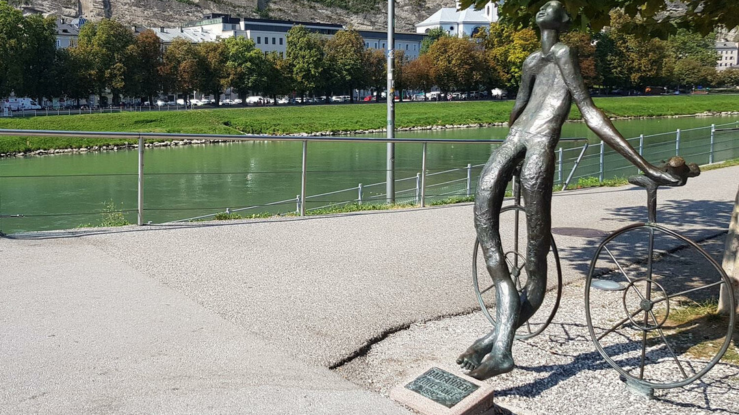 Cyclist on Elisabethkai | © Tourismus Salzburg