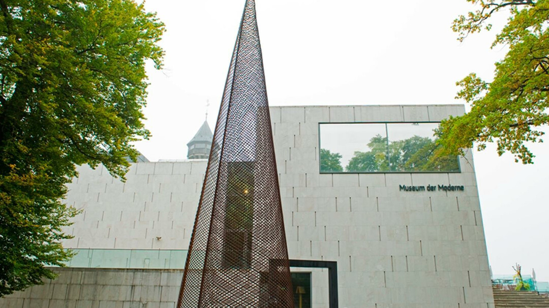 Das stehende "Schlafende Haus" | © Museum der Moderne Salzburg