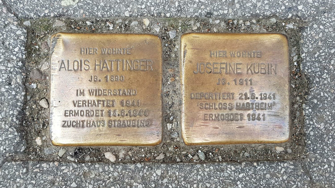 Stolpersteine on a Salzburg street | © Tourismus Salzburg