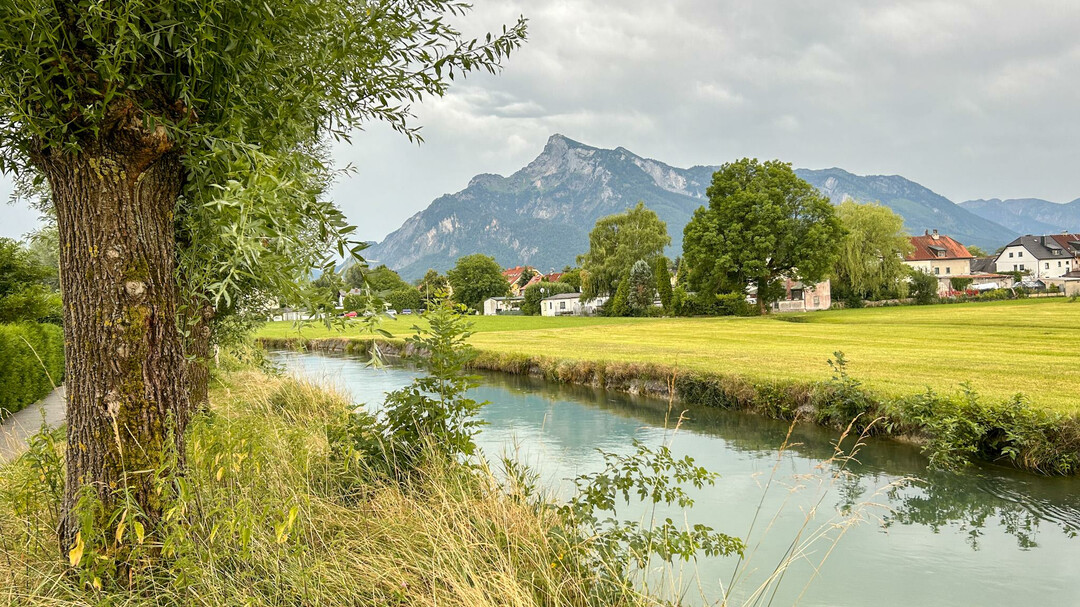 Almkanal mit Blick Richtung Untersberg | © Tourismus Salzburg GmbH / K. Brugger
