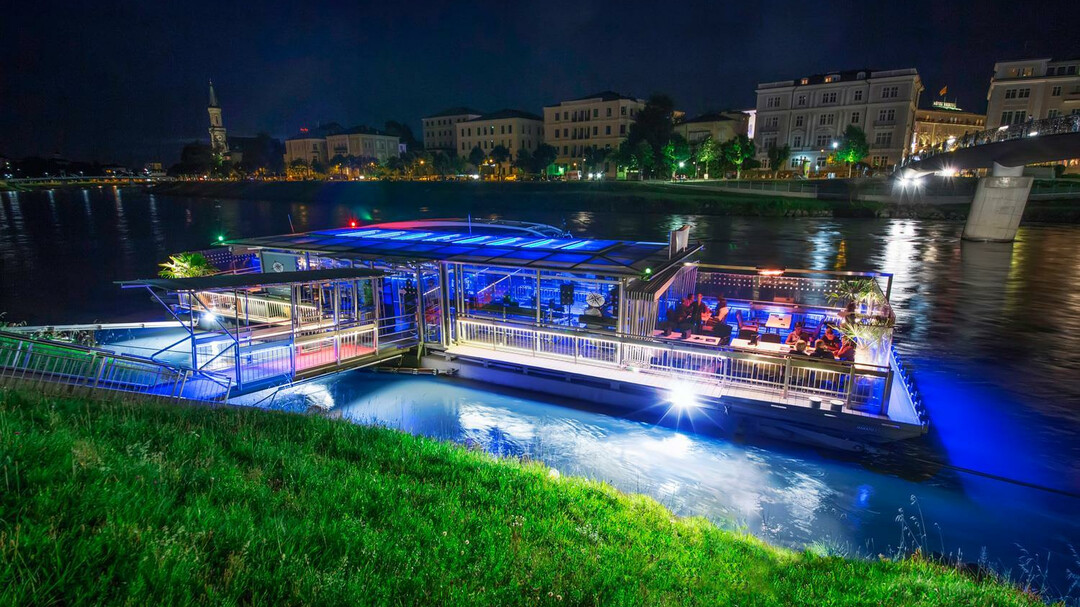 Aussenansicht | © Salzach Insel Bar