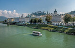 amphibious bus in the Salzach-River | © Salzburg Highlights