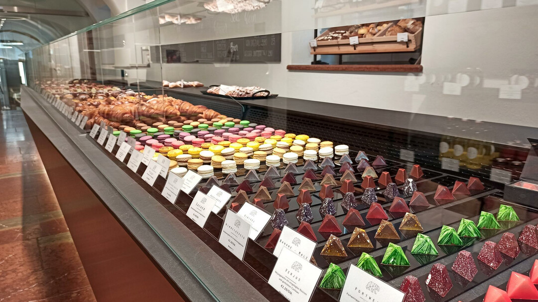 Pralinen und Macarons | © Baltram - Feine Patisserie