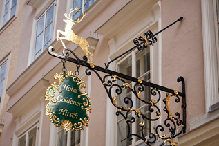 Zunftzeichen Getreidegasse | © Hotel Goldener Hirsch