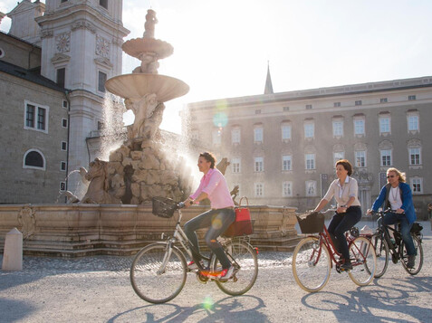 tour through the old town | © Bike & The City / Bettina Salomon