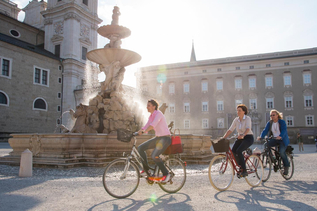 tour through the old town | © Bike & The City / Bettina Salomon