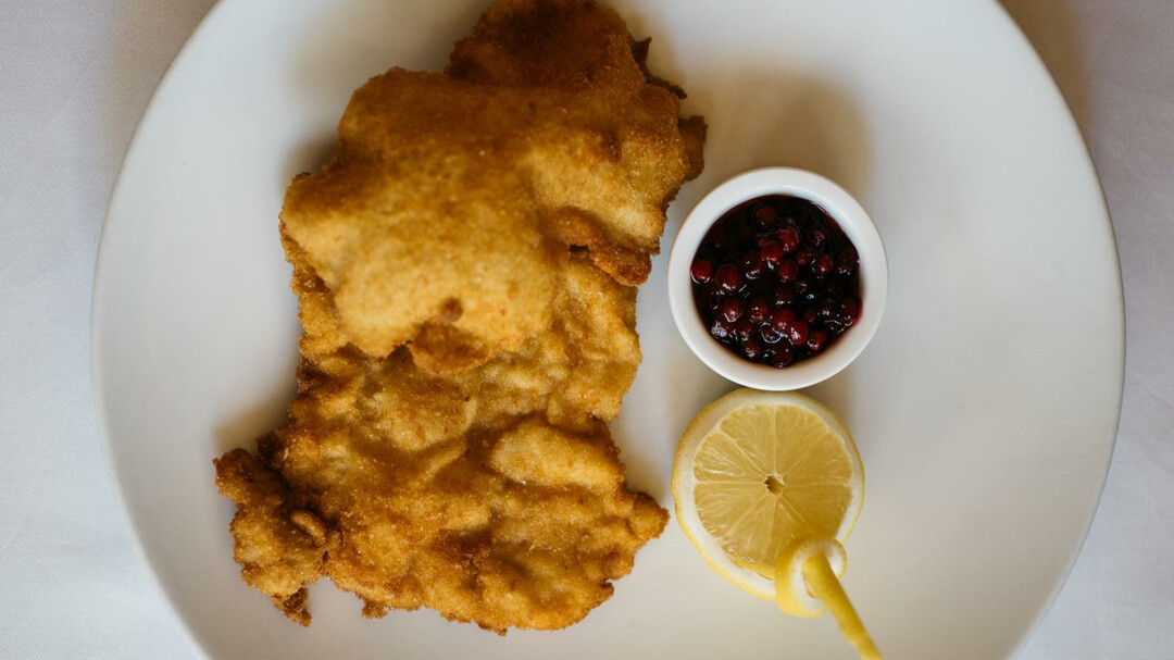 Wienerschnitzel im Arthotel Blaue Gans | © pertramer.at