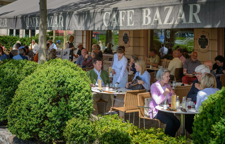 Terrasse vom Cafe Bazar | © Tourismus Salzburg GmbH, Breitegger G.
