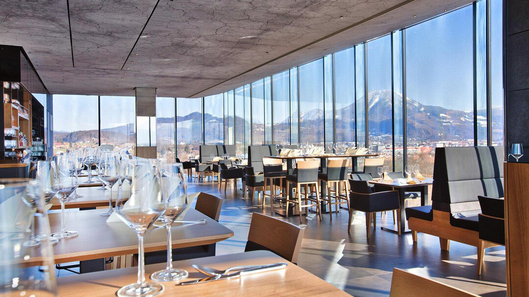 Sky Restaurant Bar tagsüber | © Cool Mama