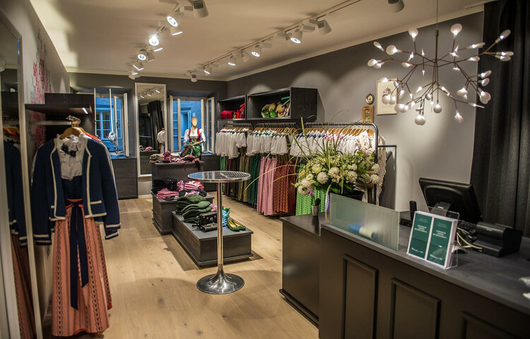 Trachtengeschäft in der Getreidegasse | © Dollinger Mode