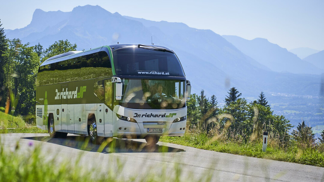 Reisebus | © Dr. Richard / M.Scheer