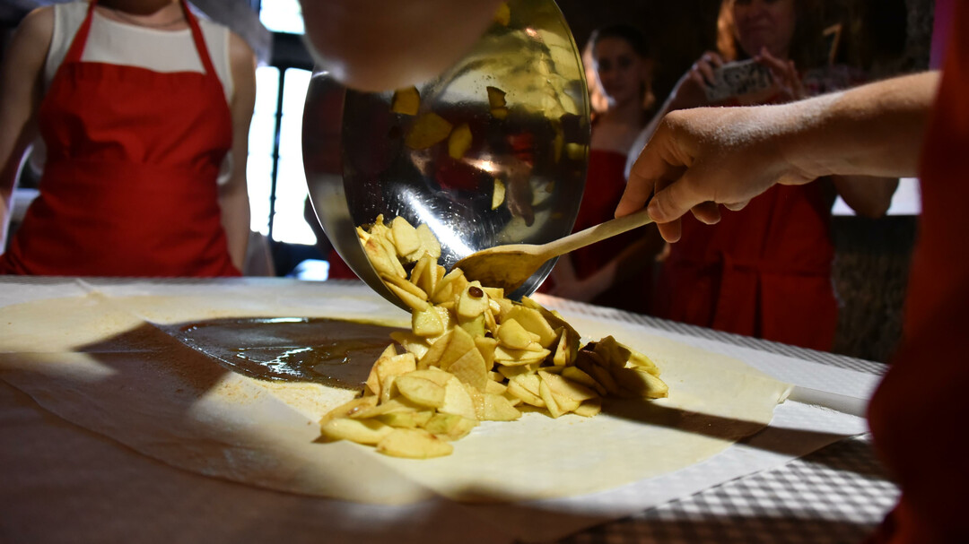 Apfelstrudel backen | © Edelweiss Cooking School