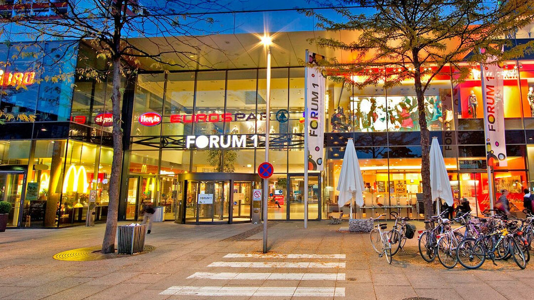 Eingangsbereich - Nacht | © Lois Lammhuber