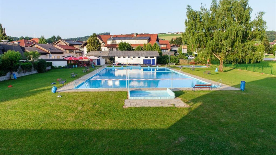 Schwimmbad Anthering