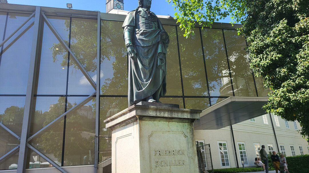 Friedrich Schiller Denkmal im Furtwängler Park | © Tourismus Salzburg GmbH / K. Brugger