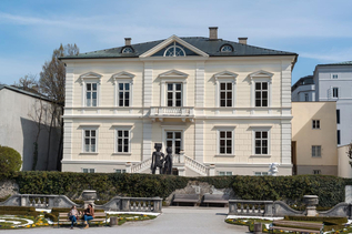 Galerie Ropac - exterior view Villa Kast | © Ulrich Ghezzi