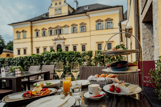 Frühstück mit Blick auf Schloss Hellbrunn | © Gassner Gastronomie