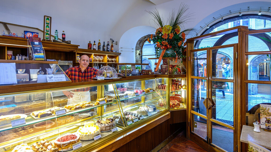 Kuchentheke im Café in der Getreidegasse | © Tourismus Salzburg GmbH / G. Breitegger