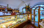 Kuchentheke im Café in der Getreidegasse | © Tourismus Salzburg GmbH / G. Breitegger
