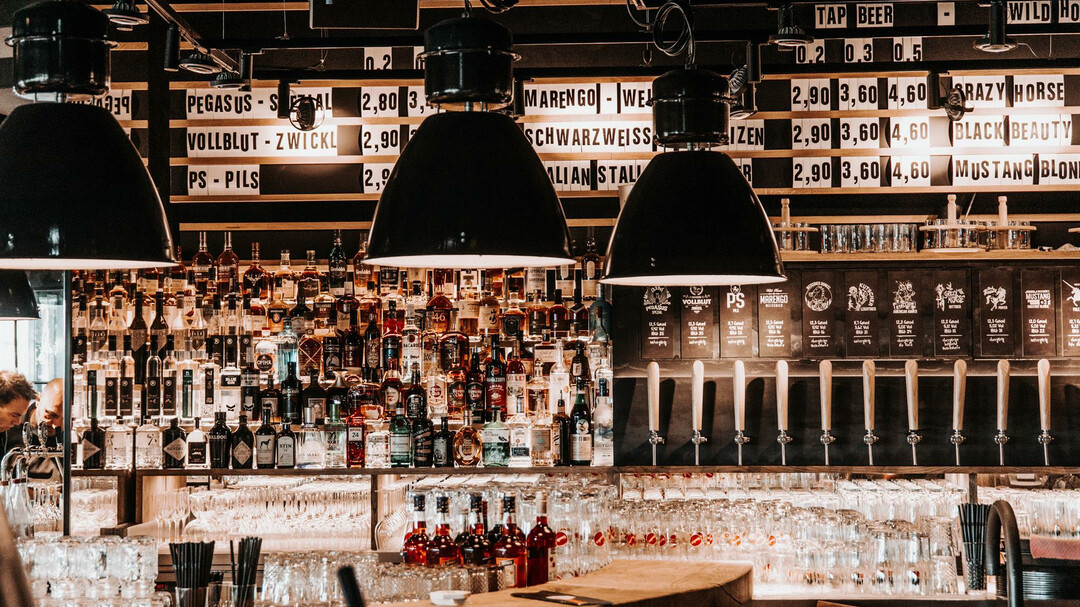 Theke | © Glorious Bastards