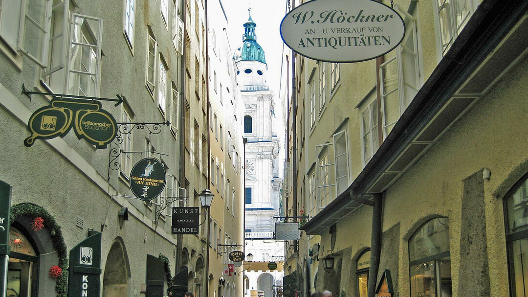 Goldgasse - view to Residenzplatz | © Tourismus Salzburg / S. Siller