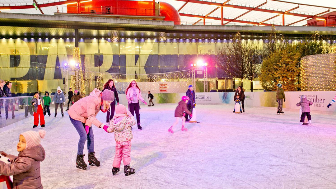 Gratis-Eislaufplatz EUROPARK | © EUROPARK