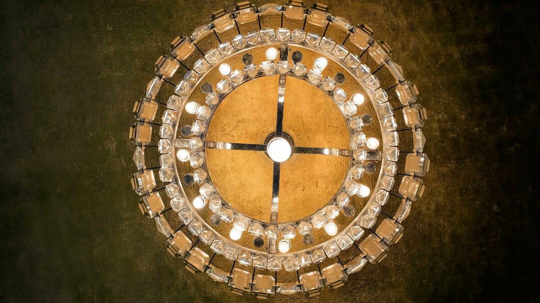 chandelier Grosses Festspielhaus | © Luigi Caputo