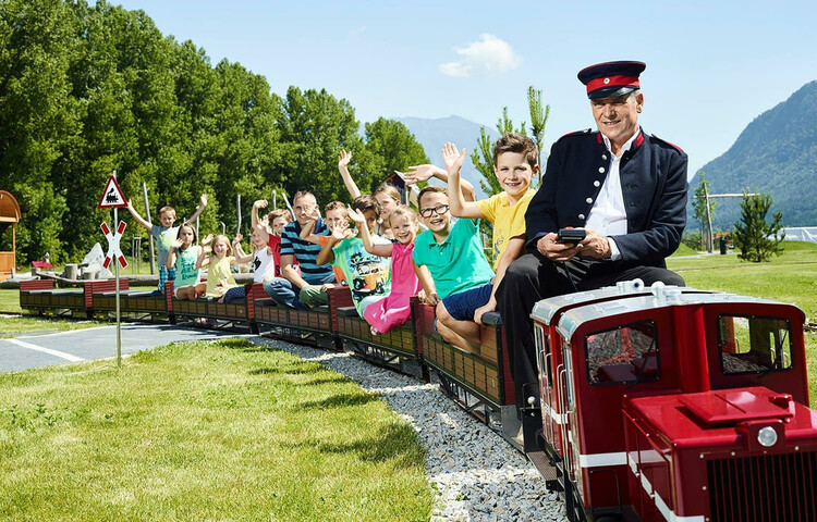 Parkbahnfahrt im Hans-Peter Porsche TraumWerk | © hanspeterporsche.com