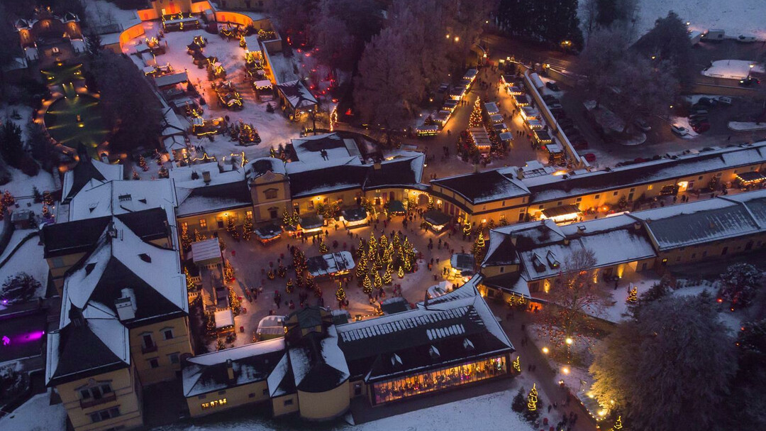 Luftaufnahme vom Hellbrunner Adventzauber | © Hellbrunner Adventzauber