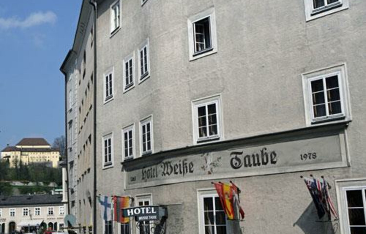 view to Capuchin Monastery | © Altstadthotel Weisse Taube