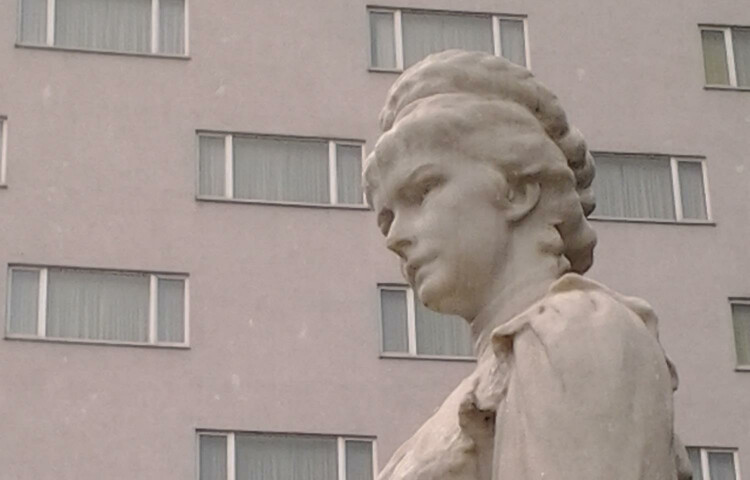 Kaiserin Elisabeth Statue | © Wikipedia / Eweht