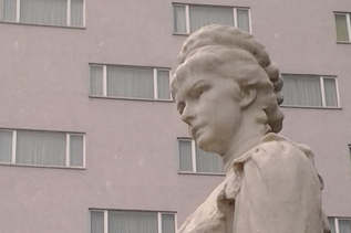 Kaiserin Elisabeth Statue | © Wikipedia / Eweht