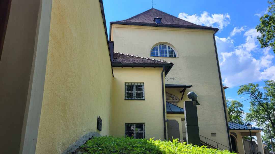 Kapuzinerkloster mit Stefan-Zweig-Büste | © Tourismus Salzburg / K. Brugger