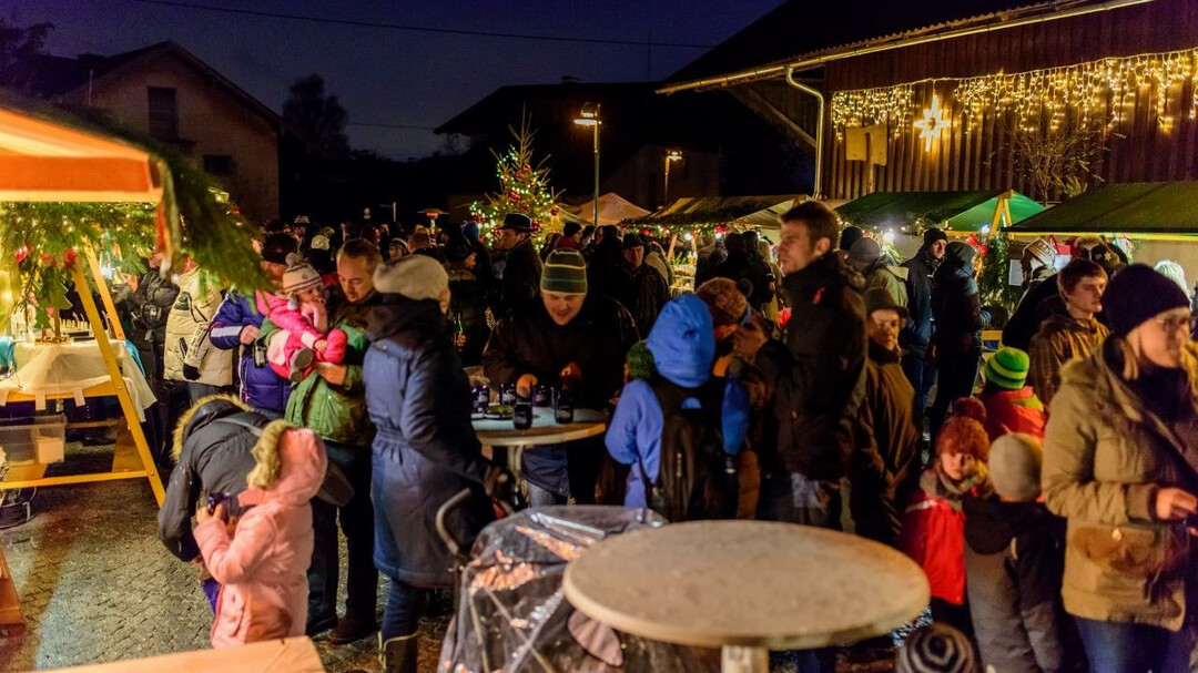 Adventmarkt Dorfplatz 