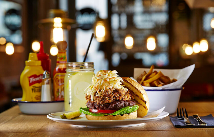 Burger und Handmade Fries | © Ludwig Gastronomie GmbH